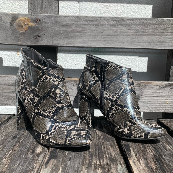 Breckelles Shoes - Snake Skin Print Bootie